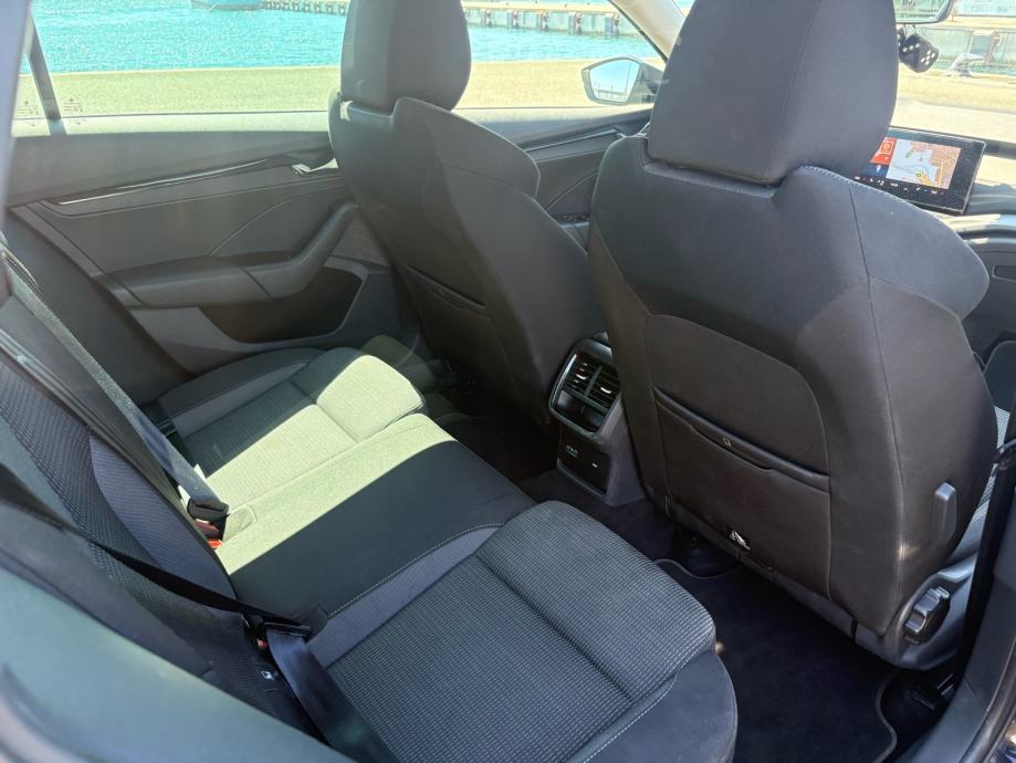Škoda Octavia Combi 2.0 TDI DSG 150 KS, fotografija 9