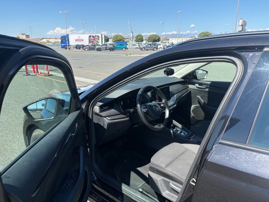 Škoda Octavia Combi 2.0 TDI DSG 150 KS, fotografija 11