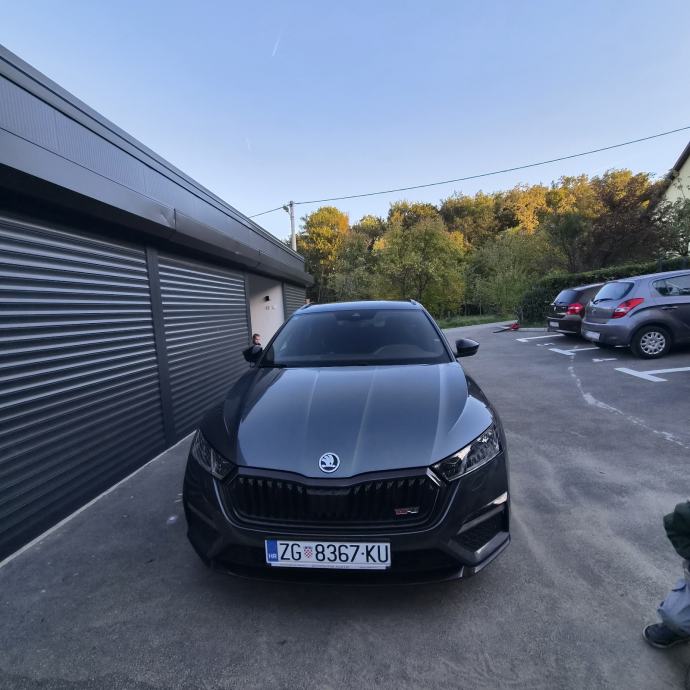 Škoda Octavia Combi 2,0 TDI automatik,napravljen velikk servis, fotografija 2