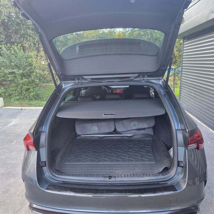 Škoda Octavia Combi 2,0 TDI automatik,napravljen velikk servis, fotografija 6