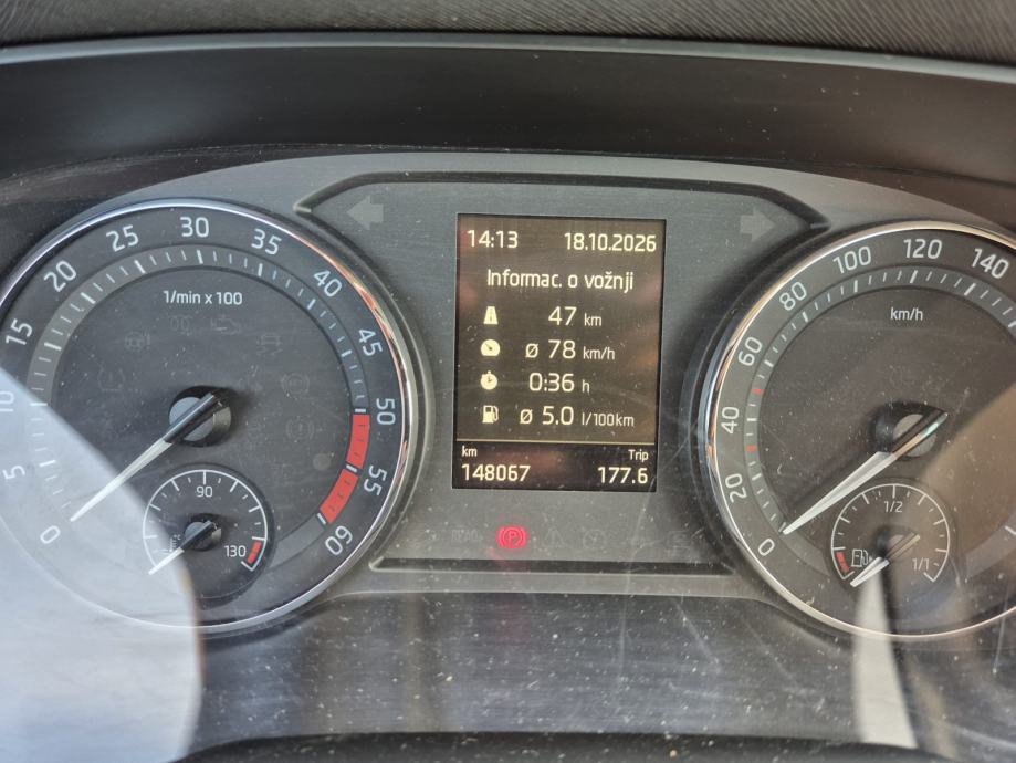 Škoda Octavia Combi 2,0 TDI automatik, fotografija 9