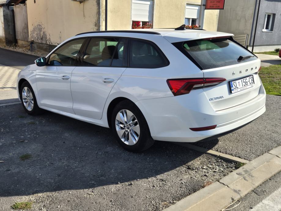 Škoda Octavia Combi 2,0 TDI automatik, fotografija 4