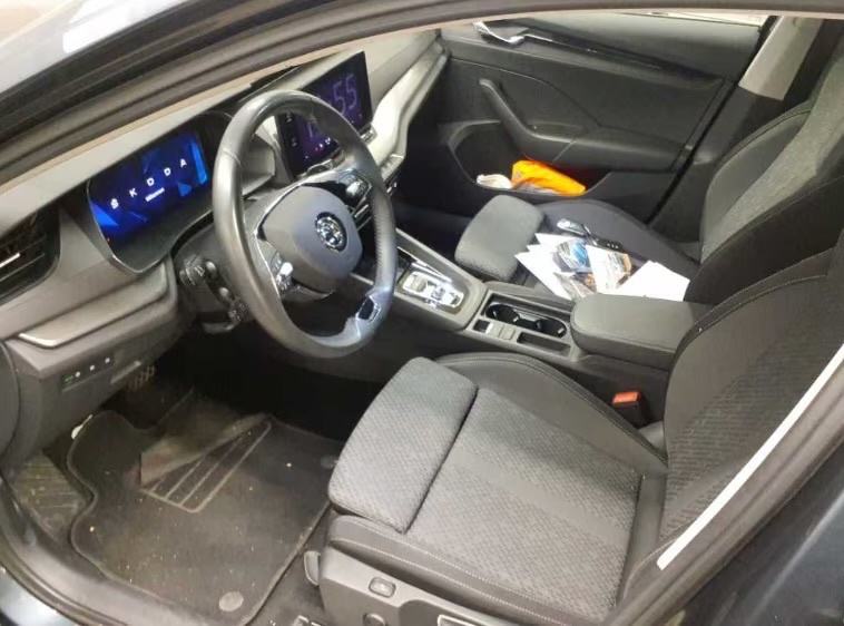 Škoda Octavia Combi 2,0 TDI automatik, fotografija 7
