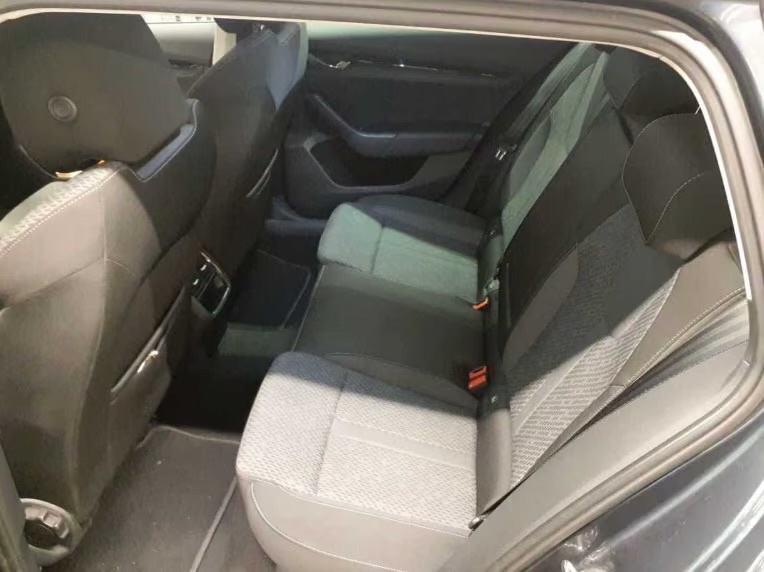 Škoda Octavia Combi 2,0 TDI automatik, fotografija 8