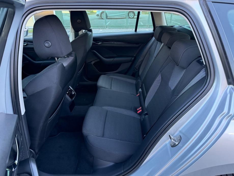 Škoda Octavia Combi | 2,0 TDI DSG | 110kW | Virtual | JAMSTVO | PDV, fotografija 13