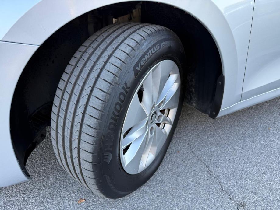 Škoda Octavia Combi | 2,0 TDI DSG | 110kW | Virtual | JAMSTVO | PDV, fotografija 19