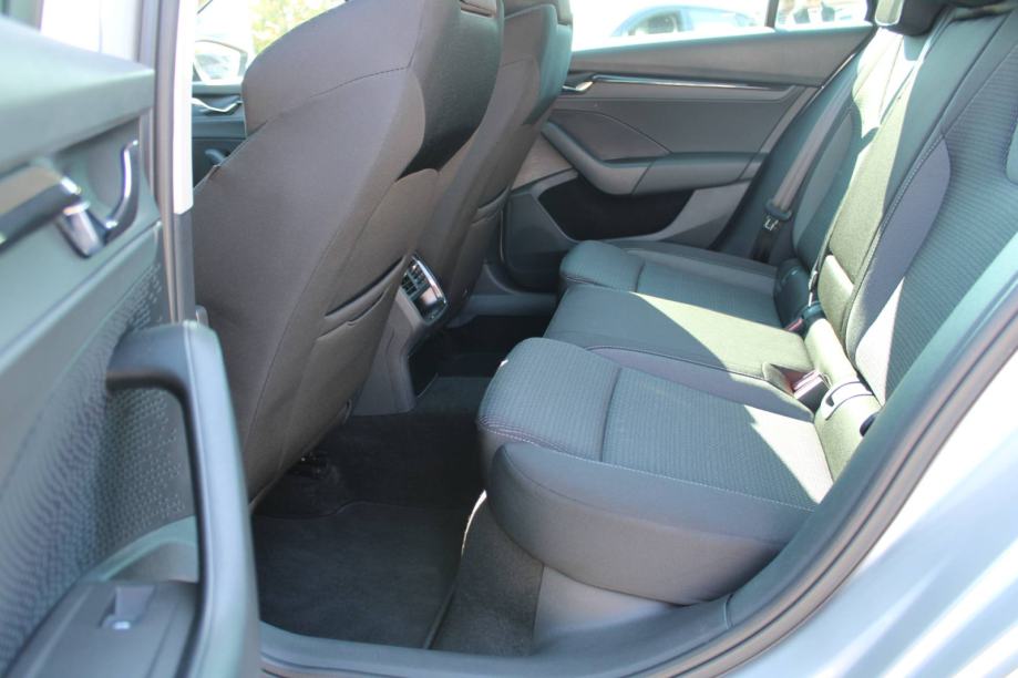 Škoda Octavia Combi 2.0 TDi DSG 150ks *LED, NAVIGACIJA, KAMERA*, fotografija 11