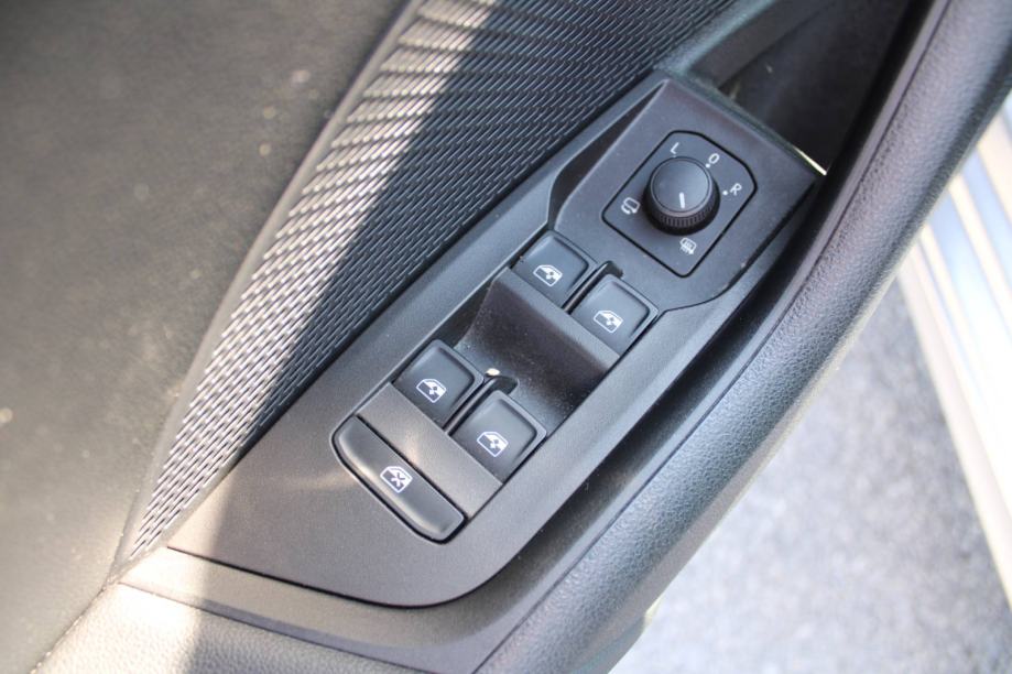 Škoda Octavia Combi 2.0 TDi DSG 150ks *LED, NAVIGACIJA, KAMERA*, fotografija 14