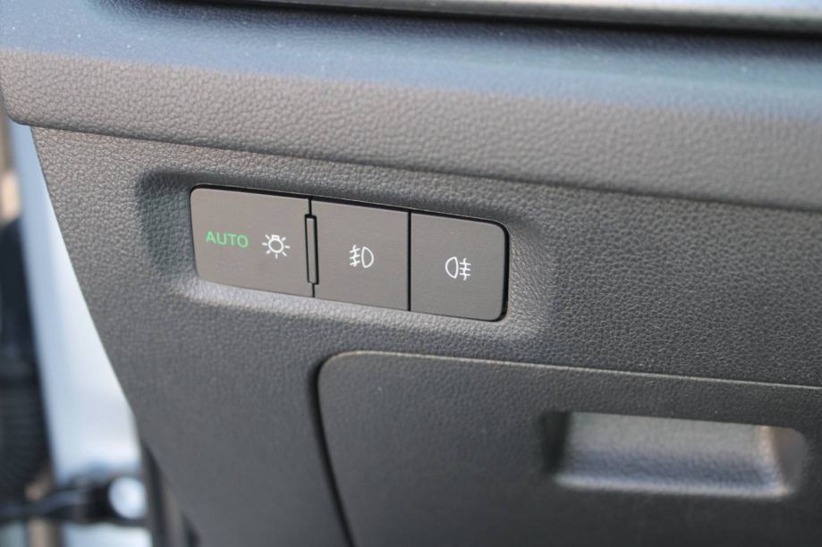 Škoda Octavia Combi 2.0 TDi DSG 150ks *LED, NAVIGACIJA, KAMERA*, fotografija 15
