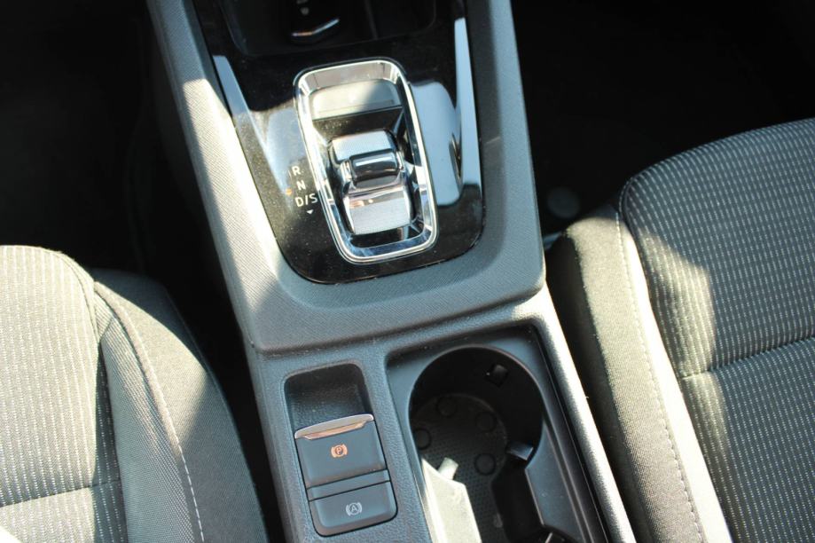 Škoda Octavia Combi 2.0 TDi DSG 150ks *LED, NAVIGACIJA, KAMERA*, fotografija 17