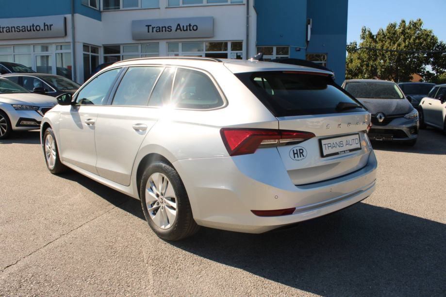 Škoda Octavia Combi 2.0 TDi DSG 4x4, fotografija 7