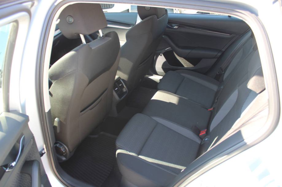 Škoda Octavia Combi 2.0 TDi DSG 4x4, fotografija 10