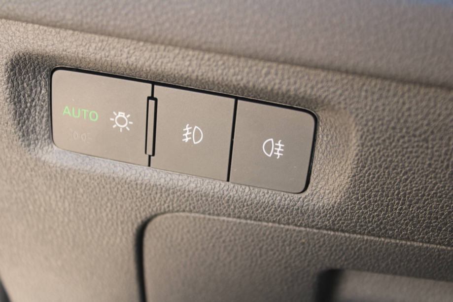 Škoda Octavia Combi 2.0 TDi DSG 4x4, fotografija 14