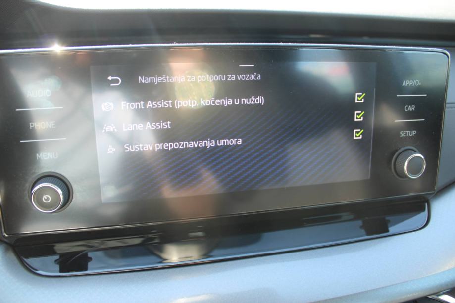 Škoda Octavia Combi 2.0 TDi DSG 4x4, fotografija 20