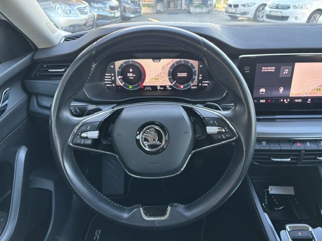 Škoda Octavia Combi 2,0 TDI DSG Execitive, fotografija 13