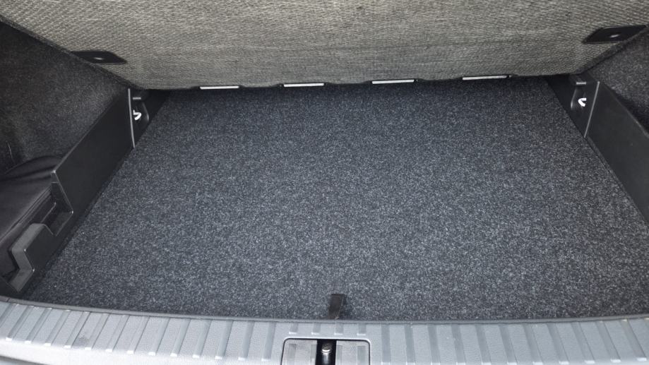Škoda Octavia Combi 2.0 TDI DSG – MATRIX LED, ACC, KESSY, Columbus, fotografija 17