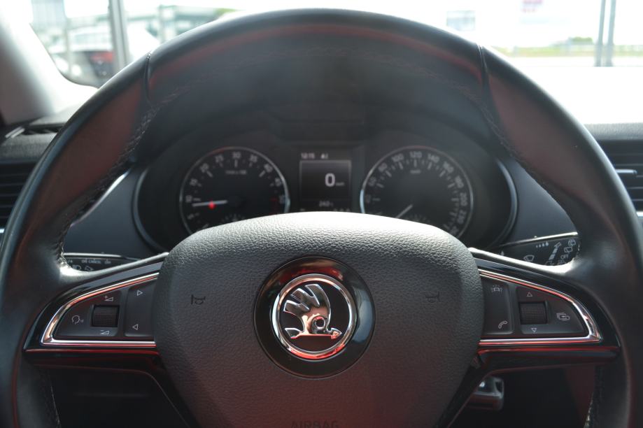 Škoda Octavia Combi 2,0 TDI ** euro 6 ** MOTOR I LIMARIJA ODLIČNI **, fotografija 19
