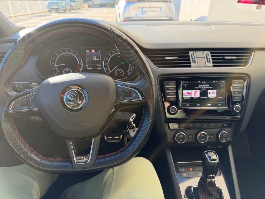 Škoda Octavia Combi 2,0 TDI RS DSG automatik, fotografija 9