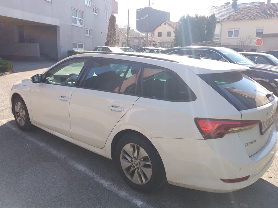 Škoda Octavia Combi 2022. god, automatik, tvorničko jamstvo, fotografija 8