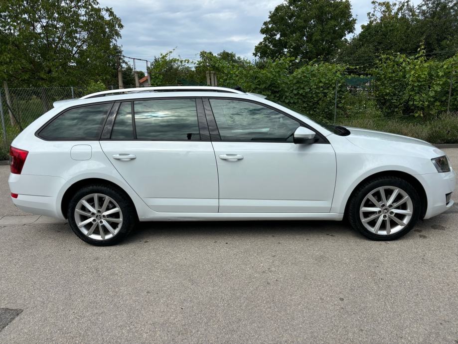 Škoda Octavia Combi 2,0 TDI, fotografija 4