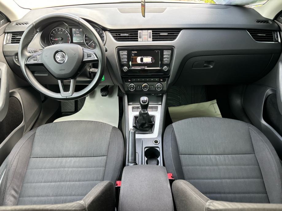 Škoda Octavia Combi 2,0 TDI, fotografija 14