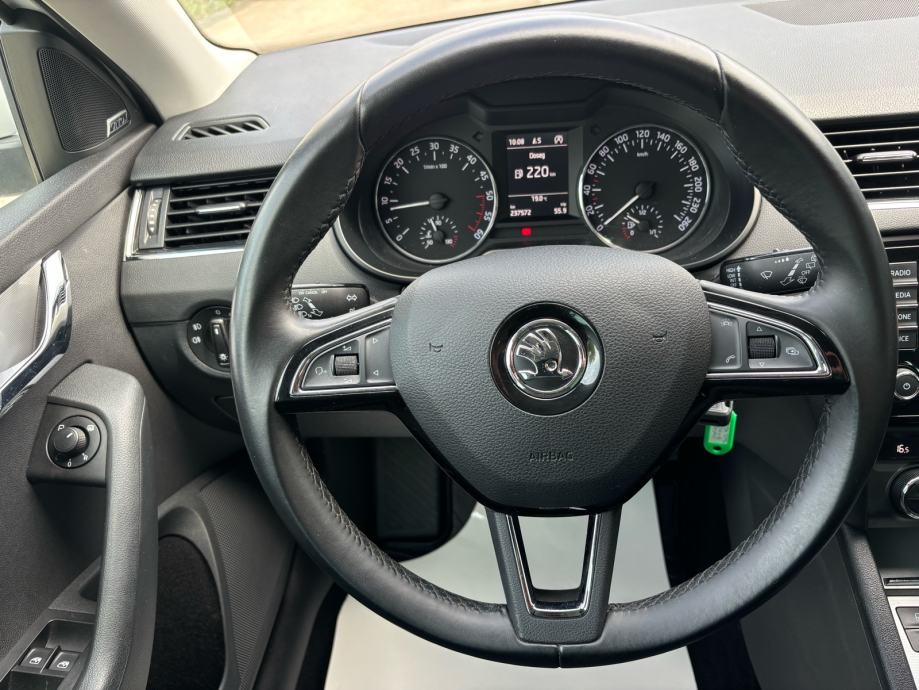 Škoda Octavia Combi 2,0 TDI, fotografija 16