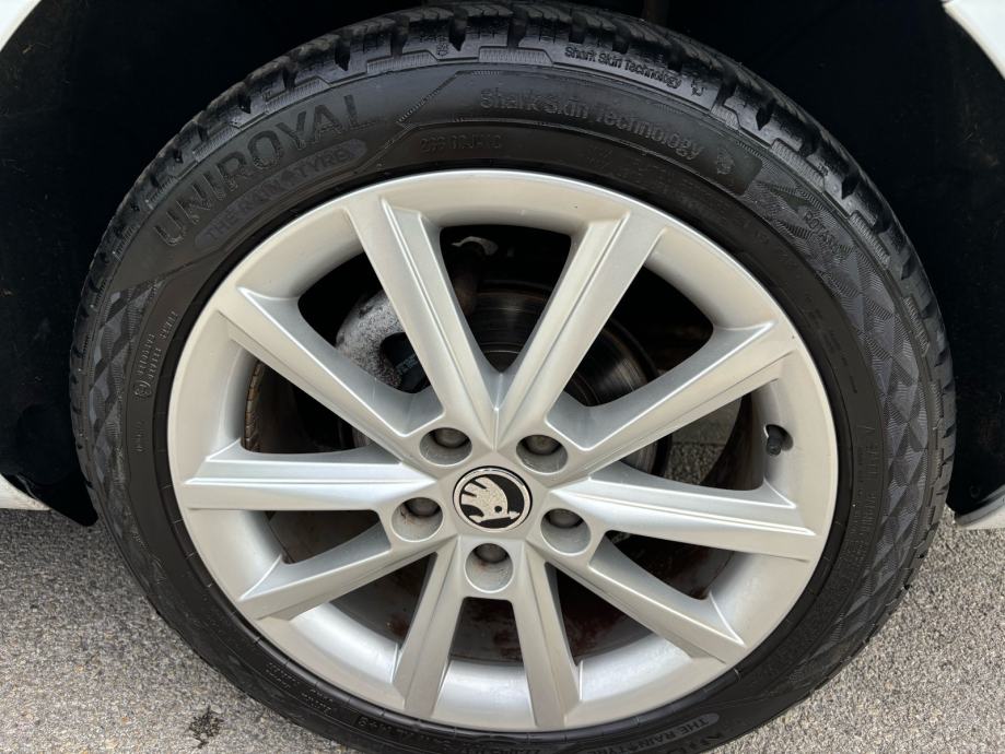 Škoda Octavia Combi 2,0 TDI, fotografija 17