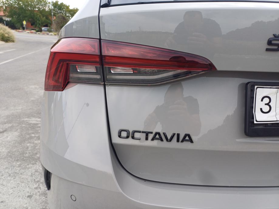 Škoda Octavia Combi RS 2,0 TDI, fotografija 9