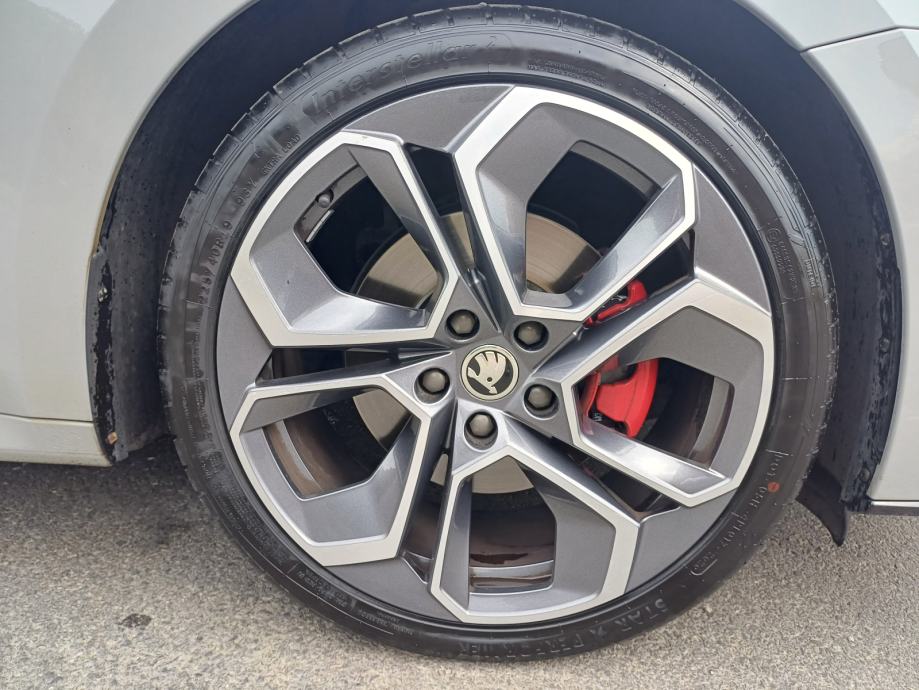 Škoda Octavia Combi RS 2,0 TDI, fotografija 12