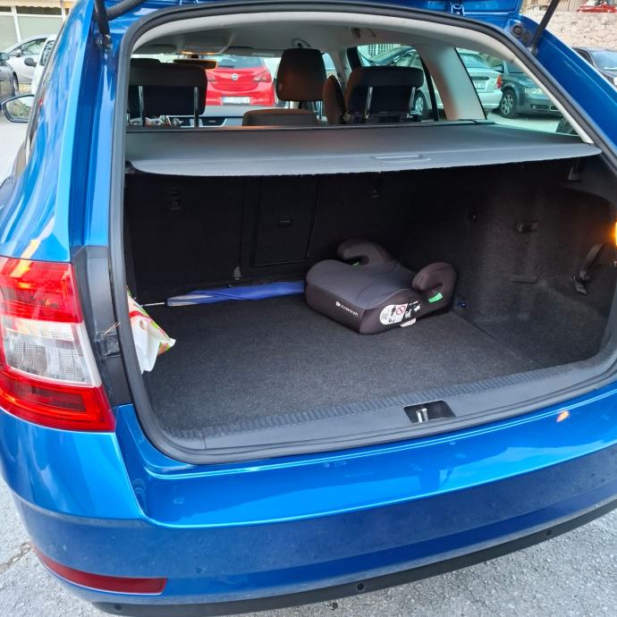 Škoda Octavia Combi 2,0 TDI, fotografija 4