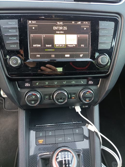 Škoda Octavia Combi 2,0 TDI, fotografija 9