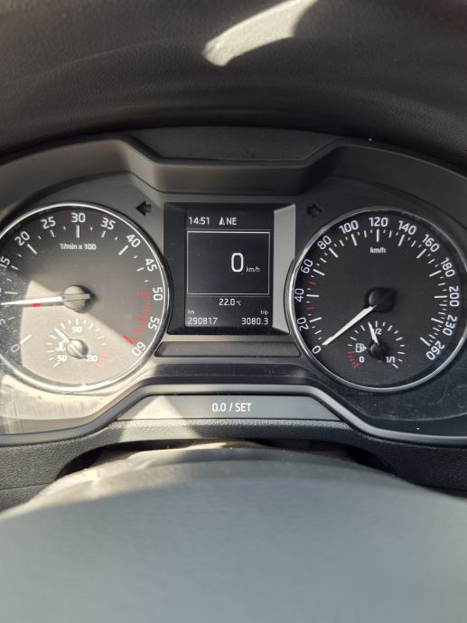 Škoda Octavia Combi 2,0 TDI, fotografija 10
