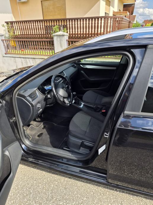 Škoda Octavia Combi 2,0 TDI, fotografija 12