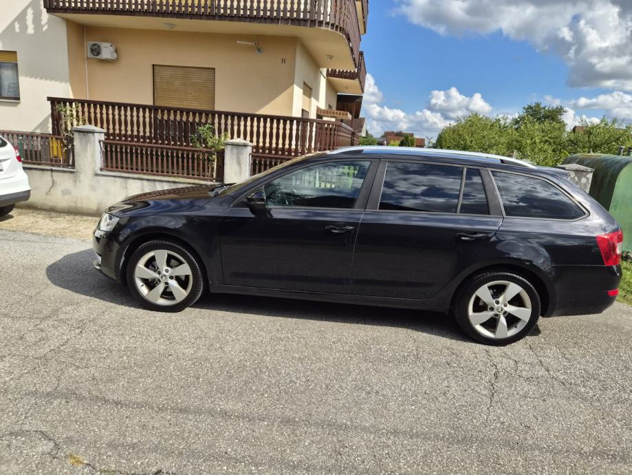 Škoda Octavia Combi 2,0 TDI, fotografija 7