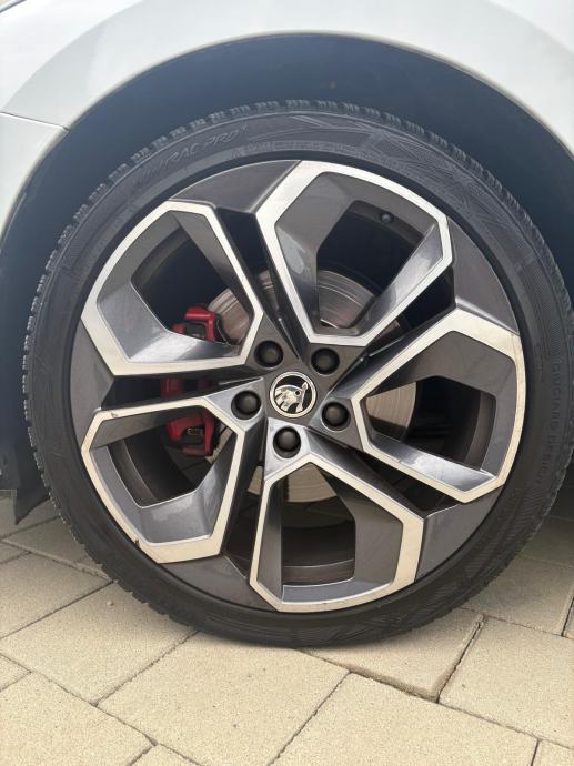 Škoda Octavia Combi RS 2,0 TDI 4X4 DSG, HR VOZILO, JAMSTVO DO 08/2029, fotografija 19