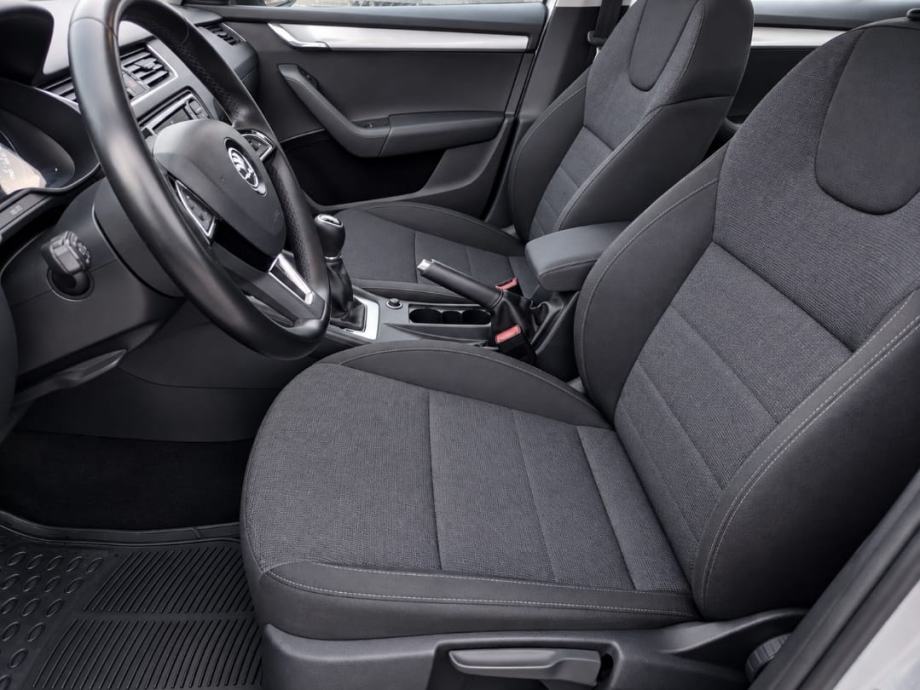 Škoda Octavia Combi 2,0 TDI*ODLIČNA*NIJE UVOZ, fotografija 9