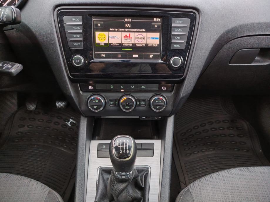 Škoda Octavia Combi 2,0 TDI*ODLIČNA*NIJE UVOZ, fotografija 14