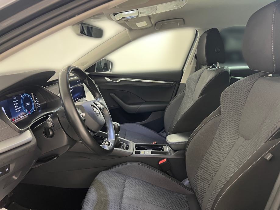 Škoda Octavia Combi 2.0 TDI Style - 3 godine jamstva, fotografija 13