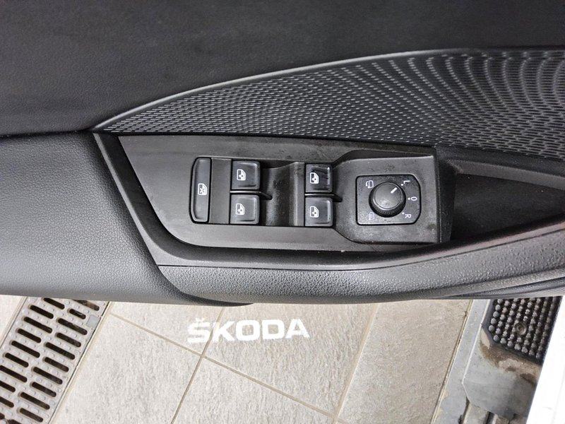 Škoda Octavia Combi 2.0 TDI Style automatik • HUD • ACC, fotografija 10