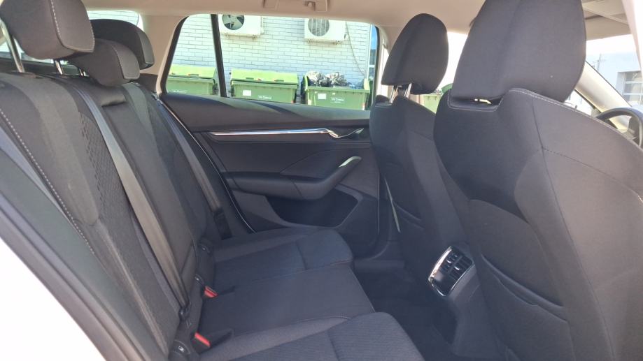 SKODA OCTAVIA Combi 2022 • PREMIUM jamstvo • AutoZubak Rabljena, fotografija 10