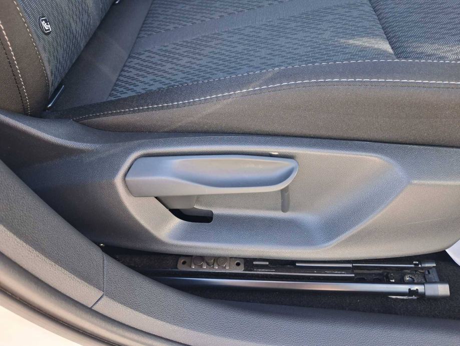 SKODA OCTAVIA Combi 2022 • PREMIUM jamstvo • AutoZubak Rabljena, fotografija 17