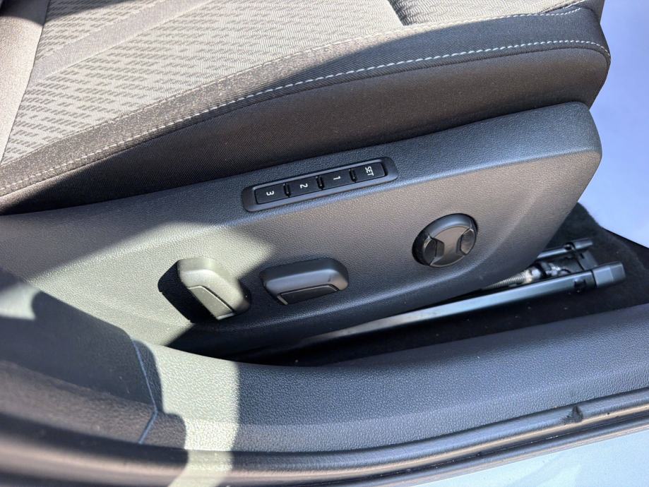SKODA OCTAVIA Combi 2023 • PREMIUM jamstvo • AutoZubak Rabljena, fotografija 19