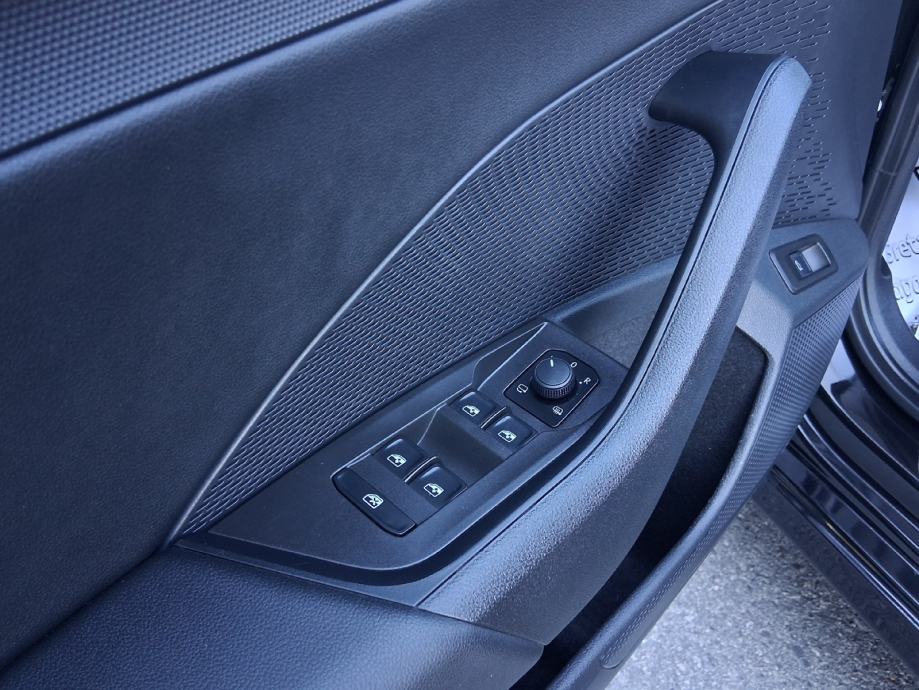 ŠKODA OCTAVIA COMBI CLEVER 2,0, fotografija 14