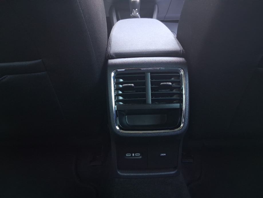 ŠKODA OCTAVIA COMBI CLEVER 2,0, fotografija 16
