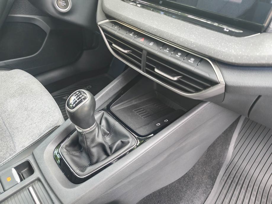 Škoda Octavia Combi FL Selection 2,0 TDI, HR, PDV, reg 08/27, fotografija 12