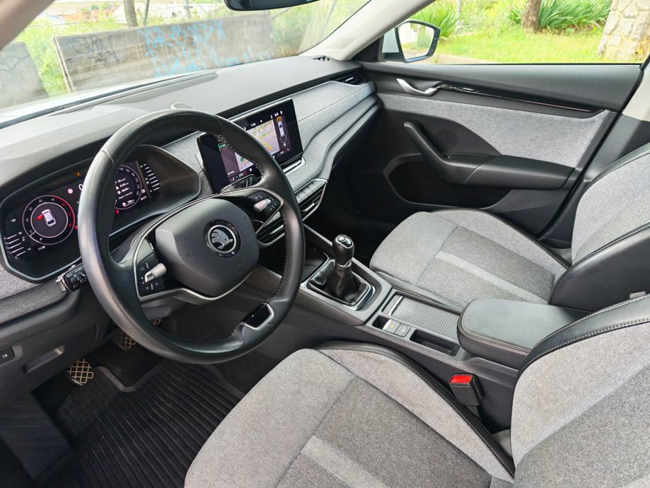 Škoda Octavia Combi FL Selection 2,0 TDI, HR, PDV, reg 08/27, fotografija 10