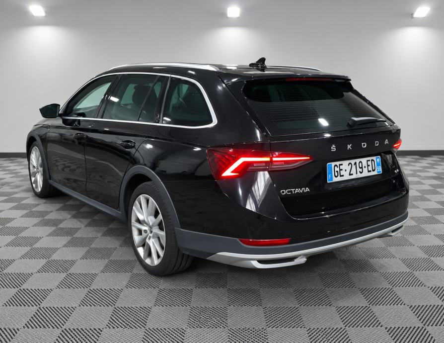 Škoda Octavia Combi#SCOUT 4X4# 2,0 TDI#SERVISNA#JAMSTVO, fotografija 2