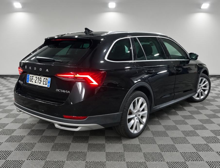 Škoda Octavia Combi#SCOUT 4X4# 2,0 TDI#SERVISNA#JAMSTVO, fotografija 3