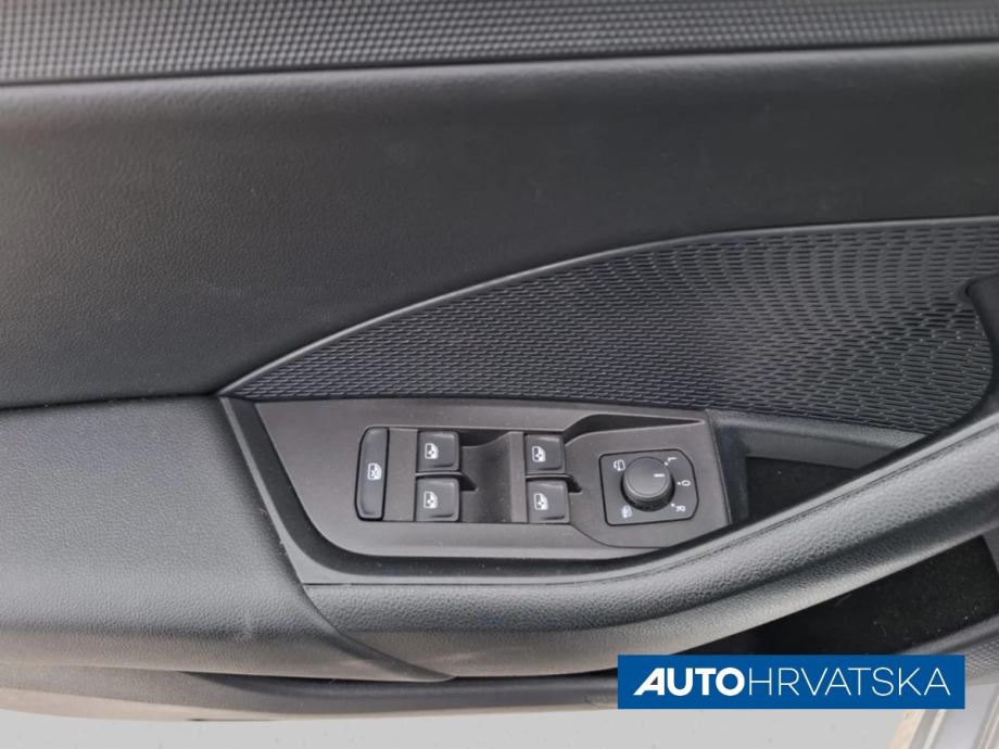 ŠKODA OCTAVIA Combi Style 2.0 TDI DSG - TVORNIČKO JAMSTVO, 24.990,00 €, fotografija 15