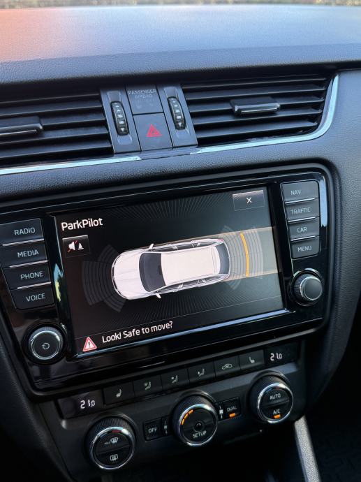 ŠKODA OCTAVIA COMBI VRS* 2.0TDI*DSG* 185KS* REG 3/27*, fotografija 17